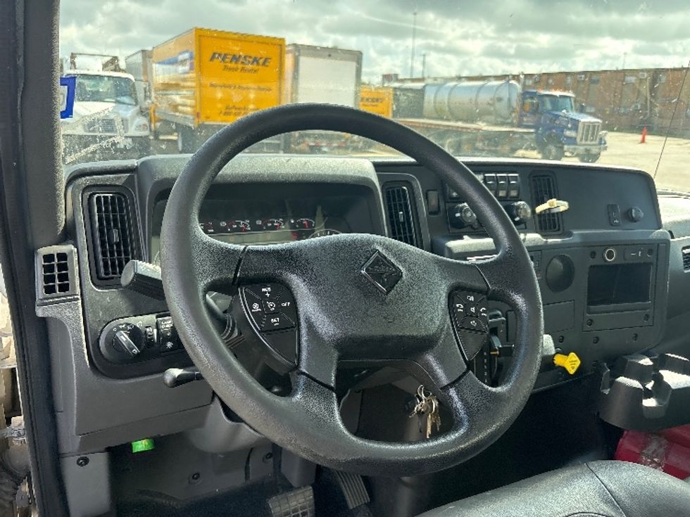 Medium Duty Box Truck-Light and Medium Duty Trucks-International-2023-MV607-Houston-TX-230,887\n\t\tmiles-$ 53,500 - Image 17
