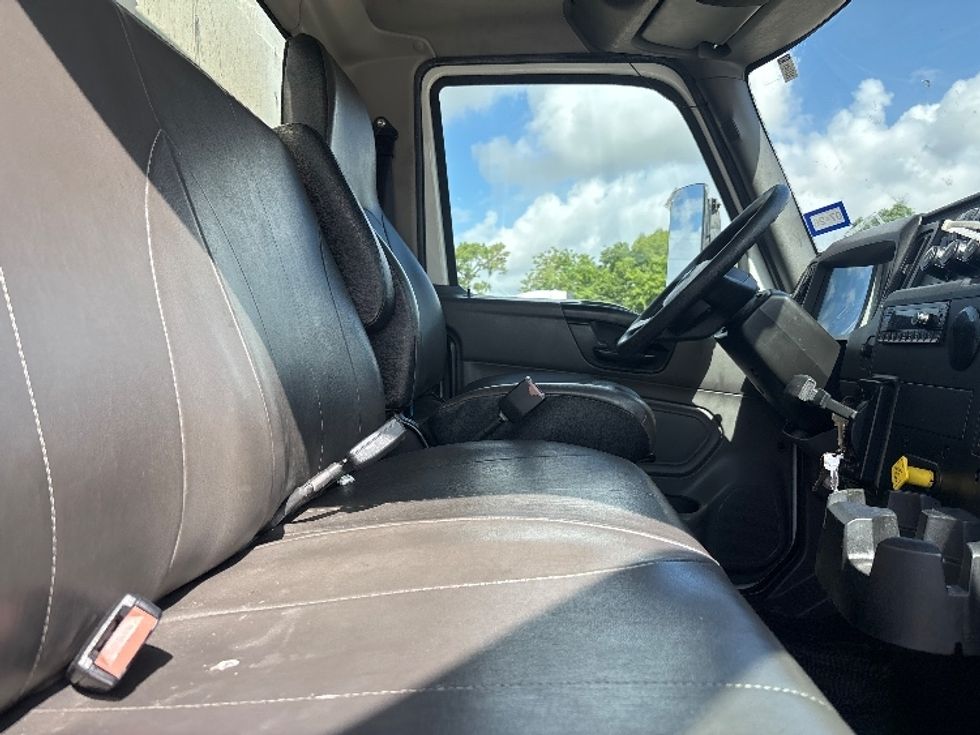 Medium Duty Box Truck-Light and Medium Duty Trucks-International-2023-MV607-Houston-TX-230,887\n\t\tmiles-$ 53,500 - Image 21