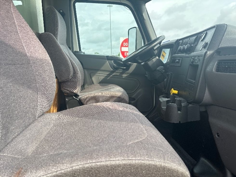 Medium Duty Box Truck-Light and Medium Duty Trucks-International-2023-MV607-Houston-TX-95,623\n\t\tmiles-$ 74,750 - Image 21