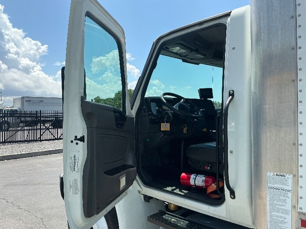 Medium Duty Box Truck-Light and Medium Duty Trucks-International-2023-MV607-Jacksonville-FL-135,707\n\t\tmiles-$ 62,750 - Image 16