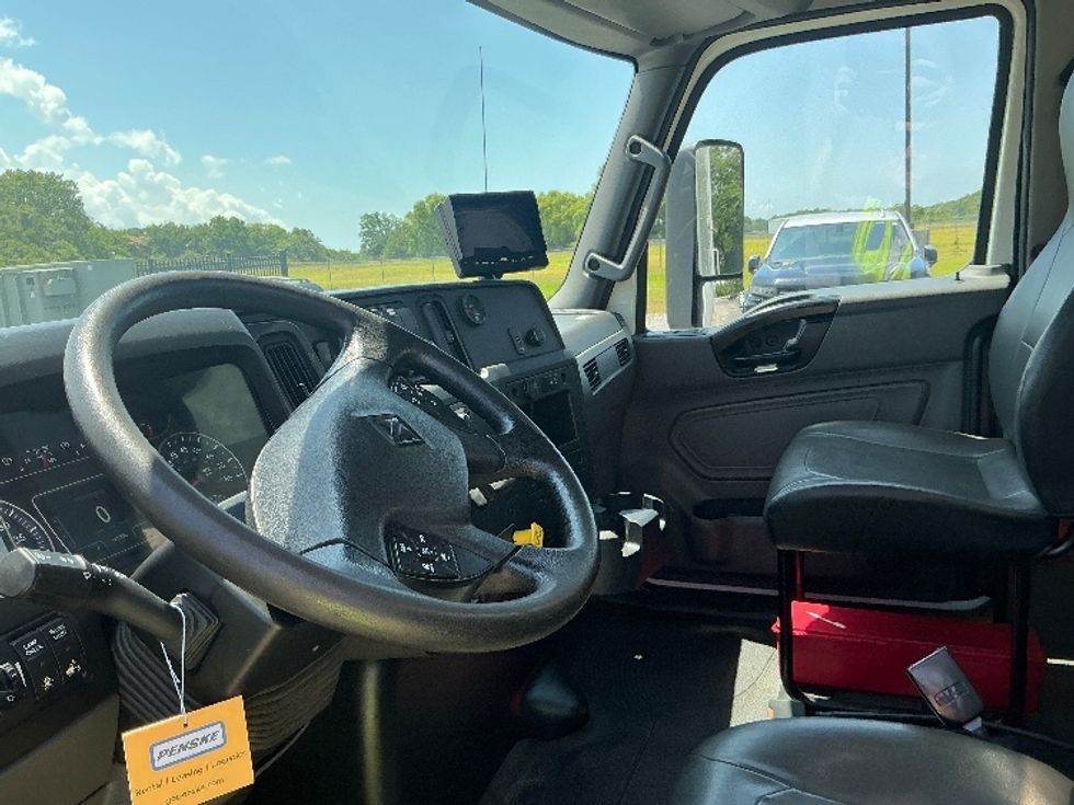 Medium Duty Box Truck-Light and Medium Duty Trucks-International-2023-MV607-Jacksonville-FL-135,707\n\t\tmiles-$ 62,750 - Image 18
