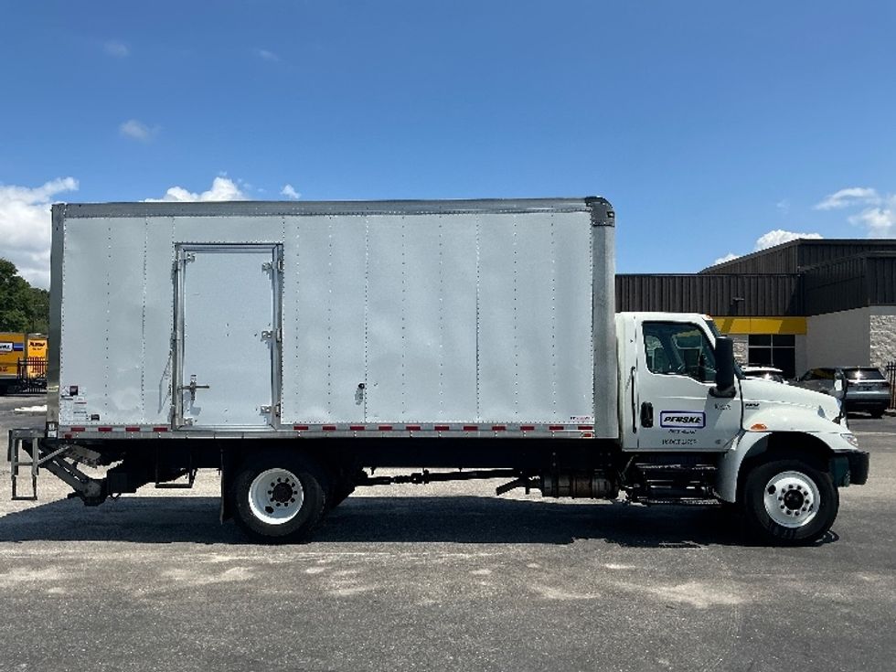 Medium Duty Box Truck-Light and Medium Duty Trucks-International-2023-MV607-Jacksonville-FL-135,707\n\t\tmiles-$ 62,750 - Image 15