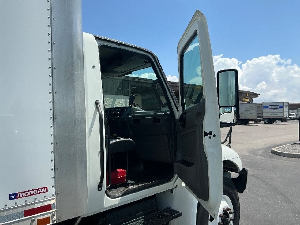 Medium Duty Box Truck-Light and Medium Duty Trucks-International-2023-MV607-Jacksonville-FL-135,707\n\t\tmiles-$ 62,750 - Image 17