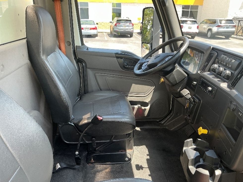 Medium Duty Box Truck-Light and Medium Duty Trucks-International-2023-MV607-Jacksonville-FL-135,707\n\t\tmiles-$ 62,750 - Image 22