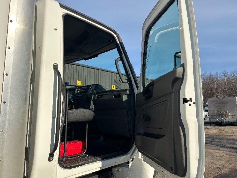 Medium Duty Box Truck-Light and Medium Duty Trucks-International-2023-MV607-Jessup-PA-283,888\n\t\tmiles-$ 30,250 - Image 19