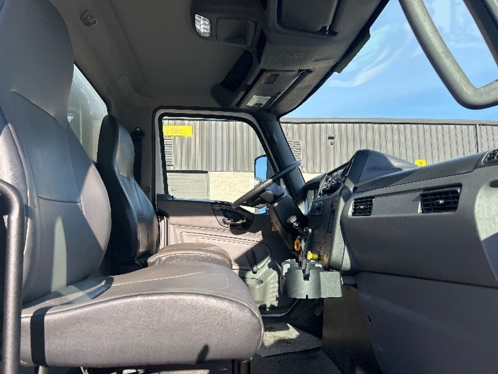 Medium Duty Box Truck-Light and Medium Duty Trucks-International-2023-MV607-Jessup-PA-283,888\n\t\tmiles-$ 30,250 - Image 21