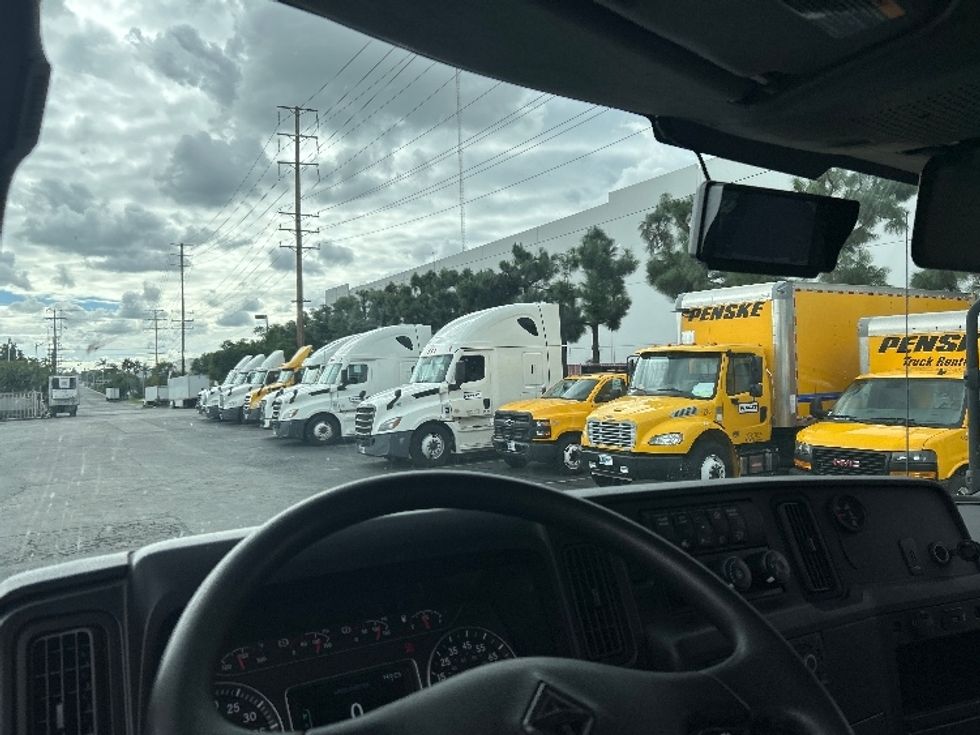 Medium Duty Box Truck-Light and Medium Duty Trucks-International-2023-MV607-La Mirada-CA-179,584\n\t\tmiles-$ 64,500 - Image 18