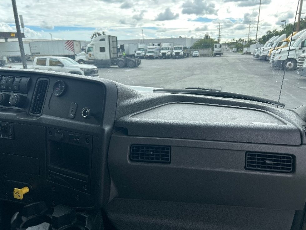 Medium Duty Box Truck-Light and Medium Duty Trucks-International-2023-MV607-La Mirada-CA-179,584\n\t\tmiles-$ 64,500 - Image 21