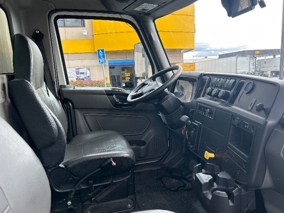 Medium Duty Box Truck-Light and Medium Duty Trucks-International-2023-MV607-La Mirada-CA-179,584\n\t\tmiles-$ 64,500 - Image 22