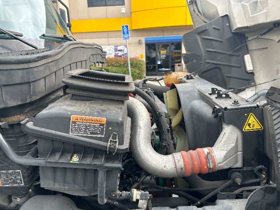 Medium Duty Box Truck-Light and Medium Duty Trucks-International-2023-MV607-La Mirada-CA-179,584\n\t\tmiles-$ 64,500 - Image 23