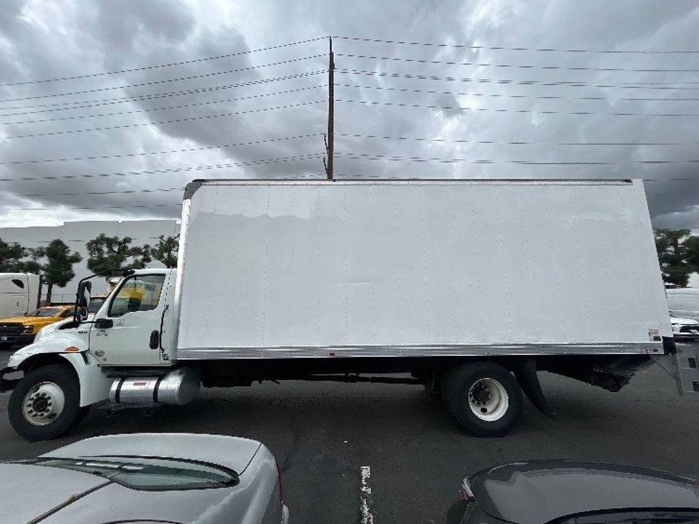 Medium Duty Box Truck-Light and Medium Duty Trucks-International-2023-MV607-La Mirada-CA-179,584\n\t\tmiles-$ 64,500 - Image 4