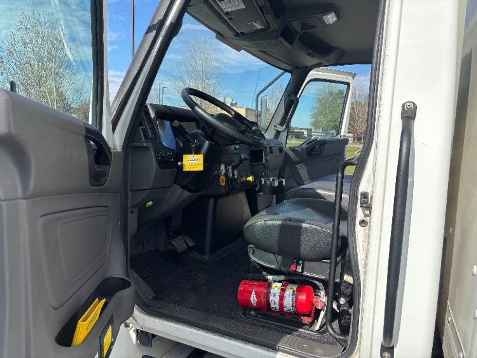 Medium Duty Box Truck-Light and Medium Duty Trucks-International-2023-MV607-Lafayette-LA-157,113\n\t\tmiles-$ 63,250 - Image 16