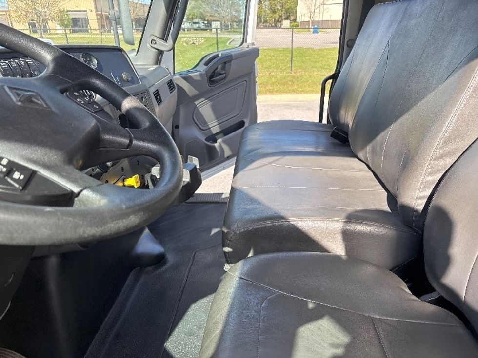 Medium Duty Box Truck-Light and Medium Duty Trucks-International-2023-MV607-Lafayette-LA-157,113\n\t\tmiles-$ 63,250 - Image 19