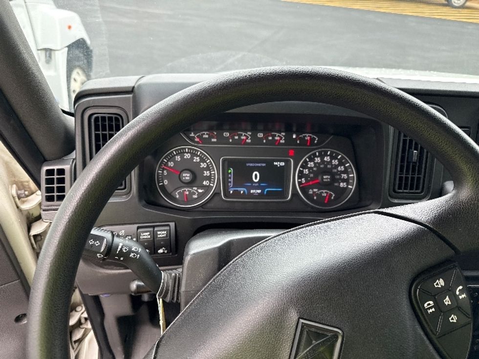 Medium Duty Box Truck-Light and Medium Duty Trucks-International-2023-MV607-Linden-NJ-217,787\n\t\tmiles-$ 52,000 - Image 17