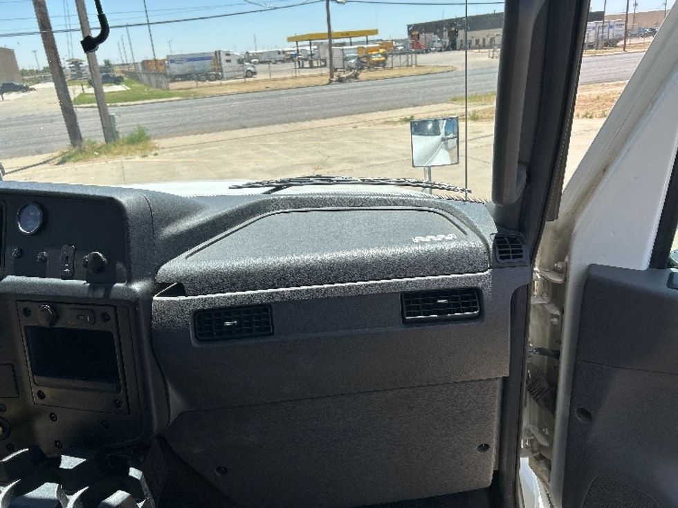 Medium Duty Box Truck-Light and Medium Duty Trucks-International-2023-MV607-Lubbock-TX-273,158\n\t\tmiles-$ 45,500 - Image 21