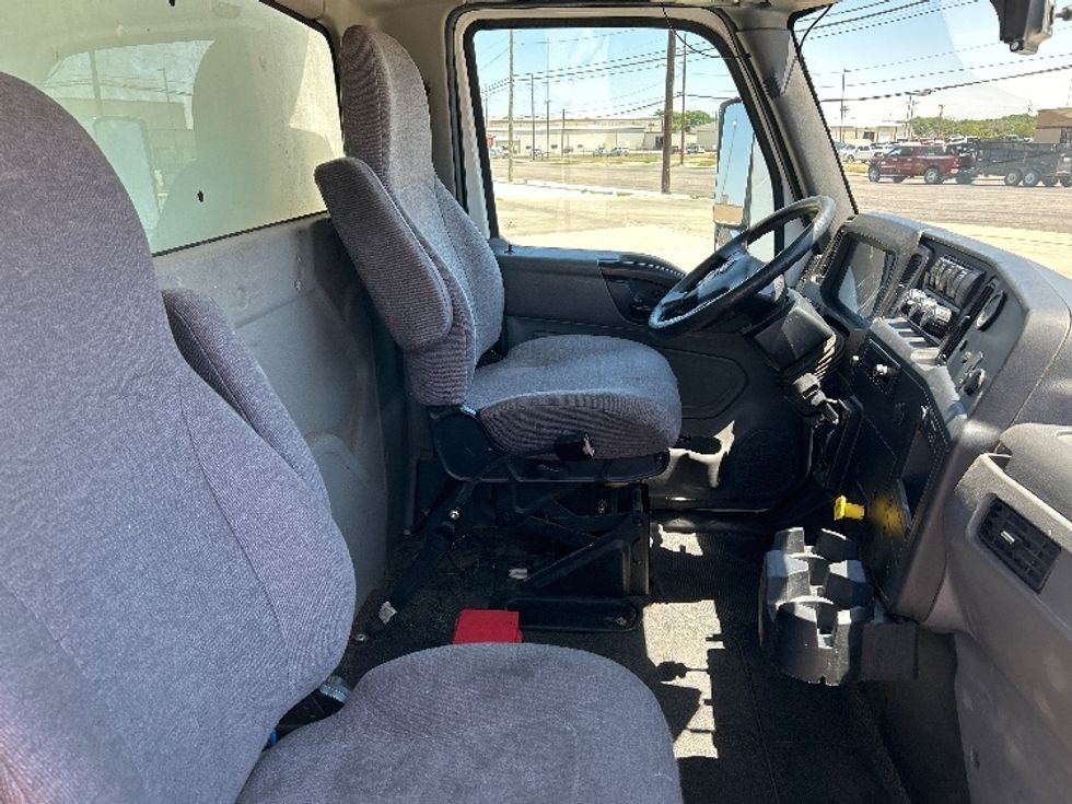 Medium Duty Box Truck-Light and Medium Duty Trucks-International-2023-MV607-Lubbock-TX-273,158\n\t\tmiles-$ 45,500 - Image 22