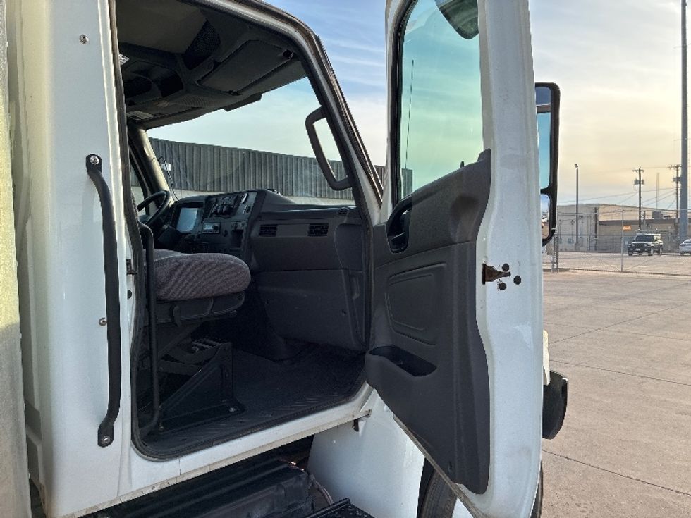 Medium Duty Box Truck-Light and Medium Duty Trucks-International-2023-MV607-Lubbock-TX-275,125\n\t\tmiles-$ 46,250 - Image 20