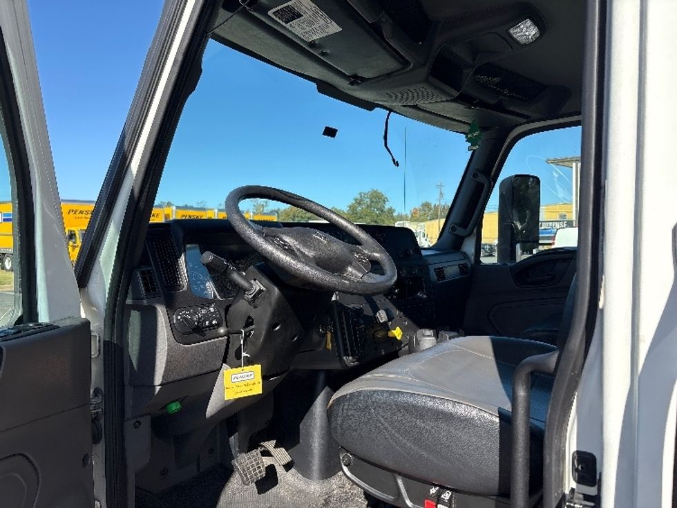 Medium Duty Box Truck-Light and Medium Duty Trucks-International-2023-MV607-Mebane-NC-158,951\n\t\tmiles-$ 60,000 - Image 16