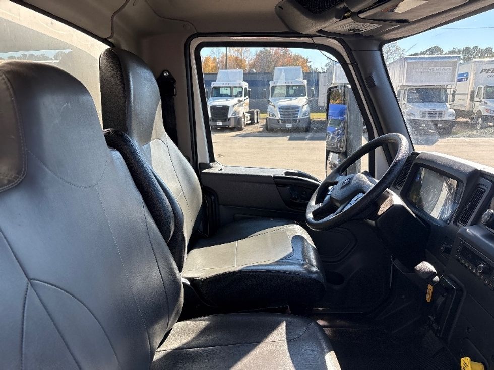 Medium Duty Box Truck-Light and Medium Duty Trucks-International-2023-MV607-Mebane-NC-413,062\n\t\tmiles-$ 29,750 - Image 22
