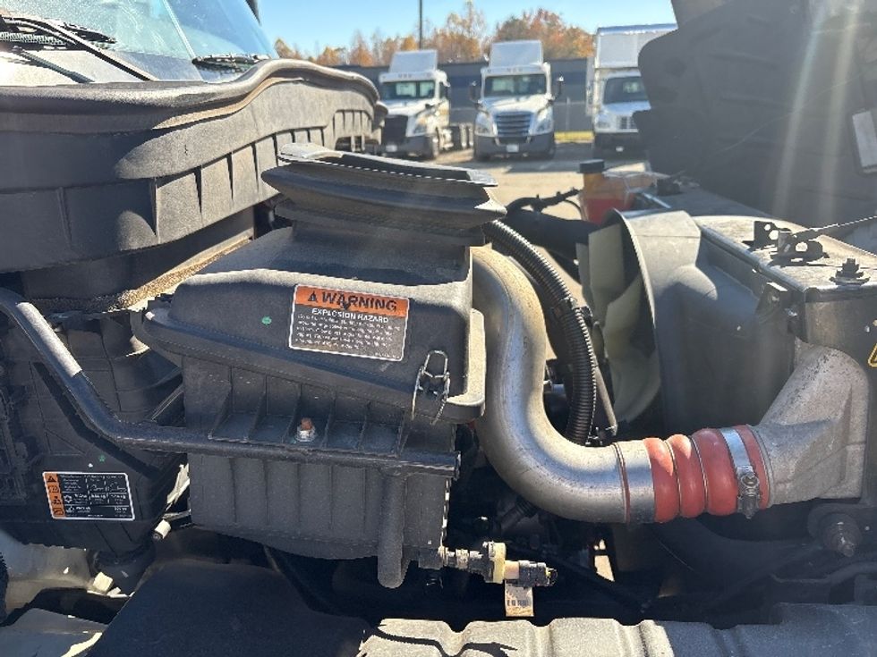 Medium Duty Box Truck-Light and Medium Duty Trucks-International-2023-MV607-Mebane-NC-413,062\n\t\tmiles-$ 29,750 - Image 23