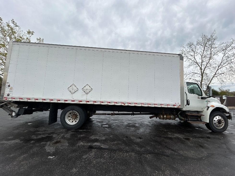 Medium Duty Box Truck-Light and Medium Duty Trucks-International-2023-MV607-Middlefield-OH-196,895\n\t\tmiles-$ 49,250 - Image 11