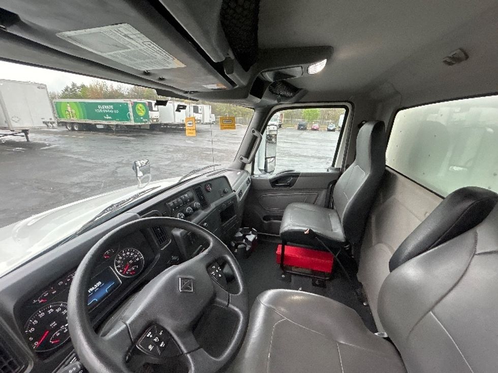 Medium Duty Box Truck-Light and Medium Duty Trucks-International-2023-MV607-Middlefield-OH-196,895\n\t\tmiles-$ 49,250 - Image 16
