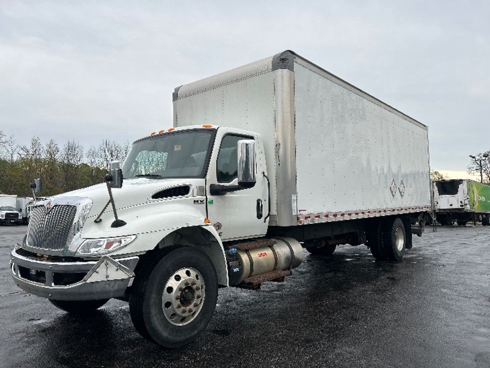 Medium Duty Box Truck-Light and Medium Duty Trucks-International-2023-MV607-Middlefield-OH-196,895\n\t\tmiles-$ 49,250 - Image 3