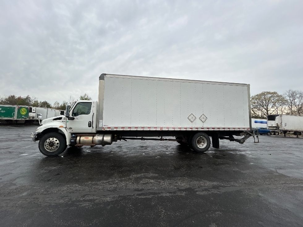 Medium Duty Box Truck-Light and Medium Duty Trucks-International-2023-MV607-Middlefield-OH-196,895\n\t\tmiles-$ 49,250 - Image 4