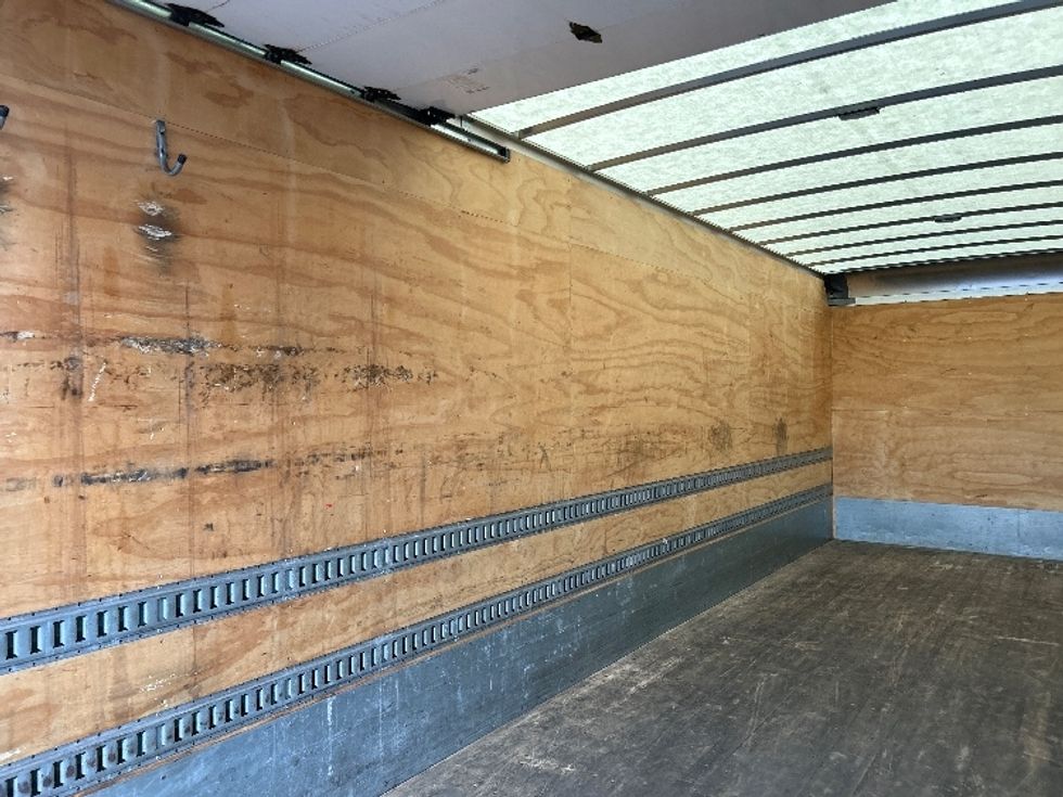 Medium Duty Box Truck-Light and Medium Duty Trucks-International-2023-MV607-Middlefield-OH-196,895\n\t\tmiles-$ 49,250 - Image 9