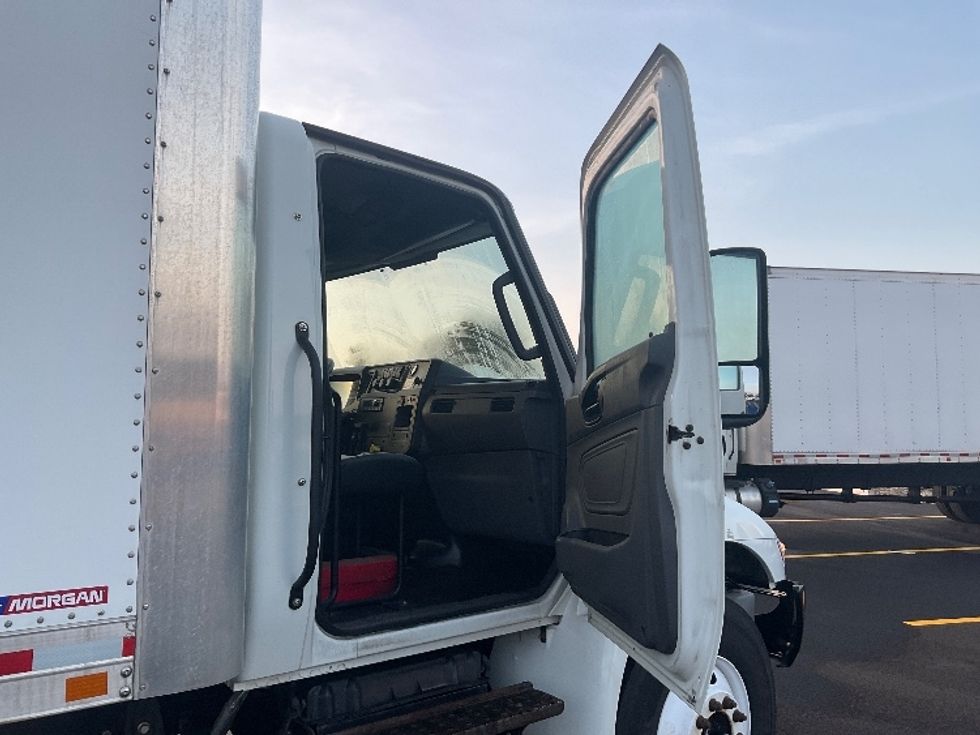 Medium Duty Box Truck-Light and Medium Duty Trucks-International-2023-MV607-Middlefield-OH-223,017\n\t\tmiles-$ 60,000 - Image 20