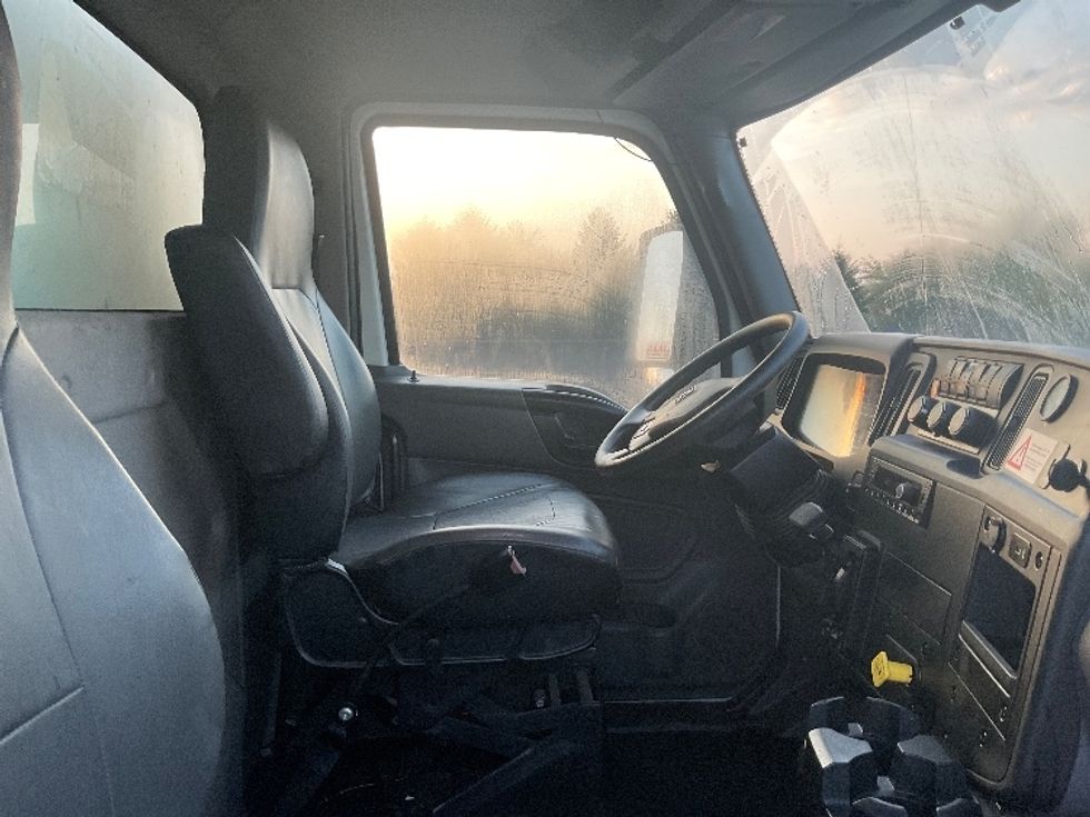 Medium Duty Box Truck-Light and Medium Duty Trucks-International-2023-MV607-Middlefield-OH-223,017\n\t\tmiles-$ 60,000 - Image 22