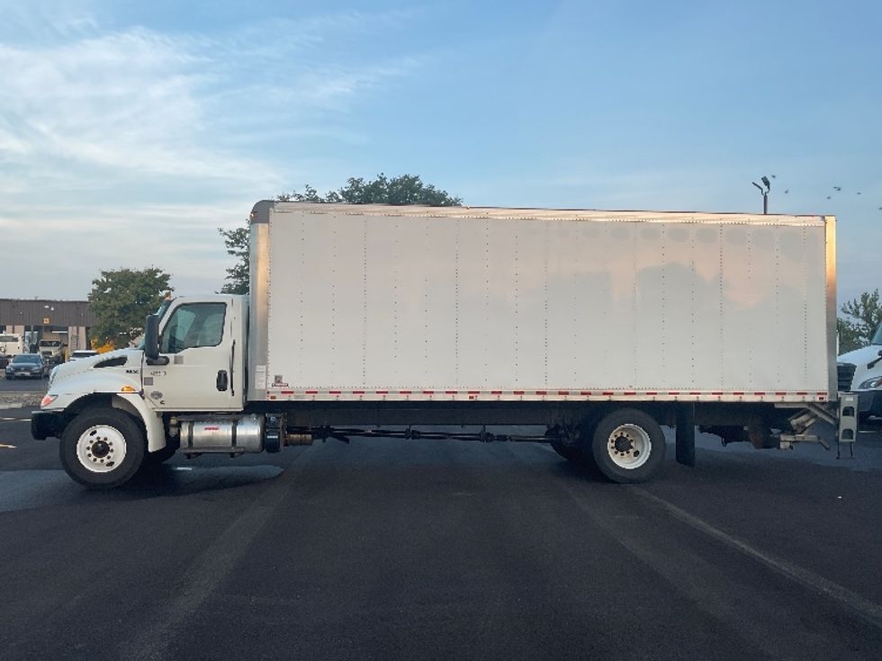 Medium Duty Box Truck-Light and Medium Duty Trucks-International-2023-MV607-Middlefield-OH-223,017\n\t\tmiles-$ 60,000 - Image 4