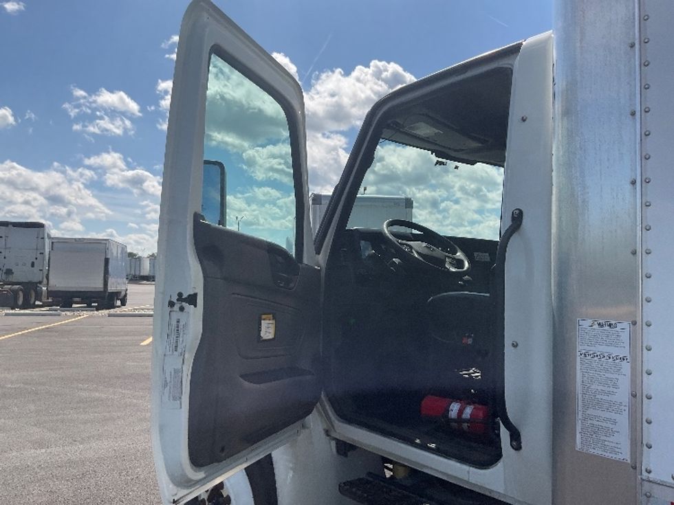 Medium Duty Box Truck-Light and Medium Duty Trucks-International-2023-MV607-Middlefield-OH-236,407\n\t\tmiles-$ 47,750 - Image 15