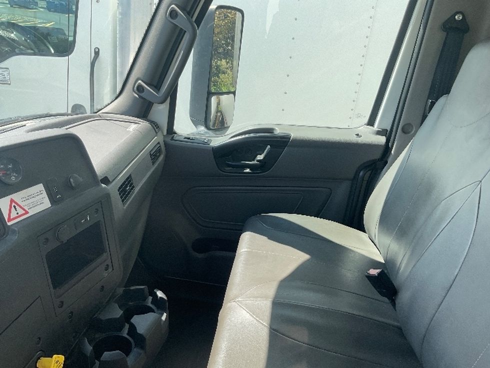 Medium Duty Box Truck-Light and Medium Duty Trucks-International-2023-MV607-Middlefield-OH-236,407\n\t\tmiles-$ 47,750 - Image 18