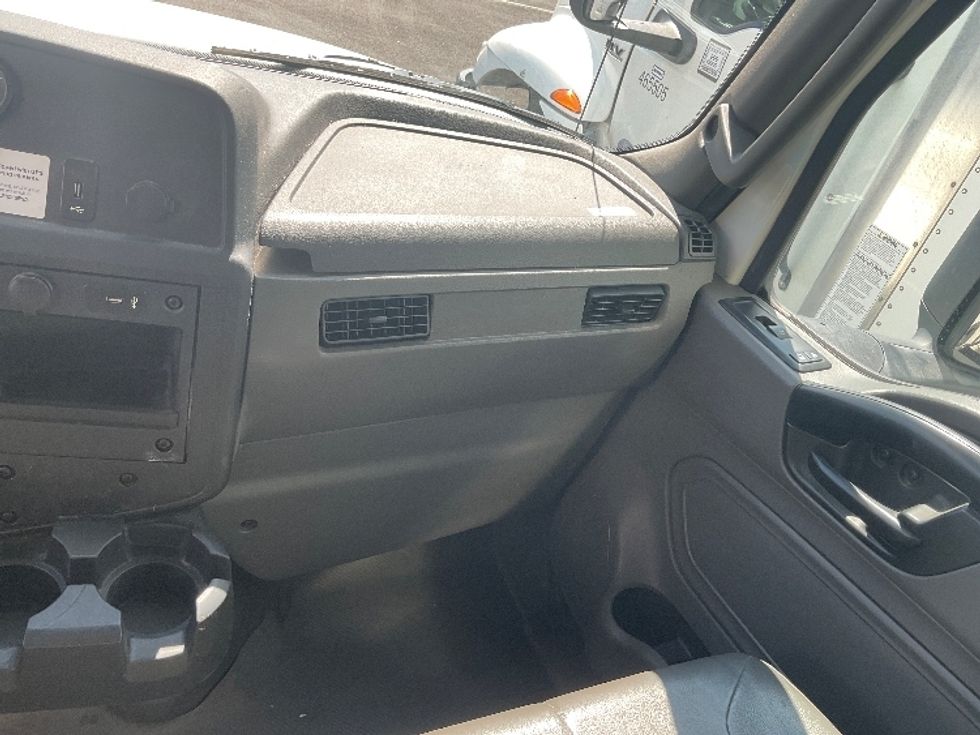 Medium Duty Box Truck-Light and Medium Duty Trucks-International-2023-MV607-Middlefield-OH-236,407\n\t\tmiles-$ 47,750 - Image 20