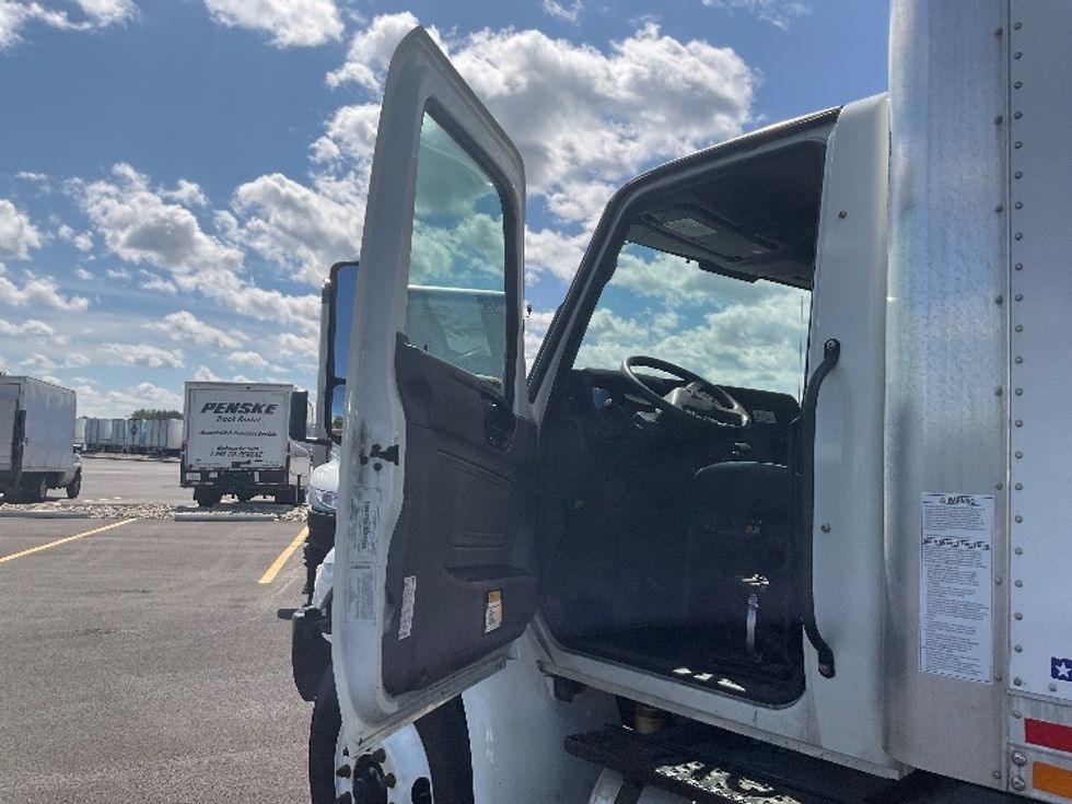 Medium Duty Box Truck-Light and Medium Duty Trucks-International-2023-MV607-Middlefield-OH-251,099\n\t\tmiles-$ 47,750 - Image 15