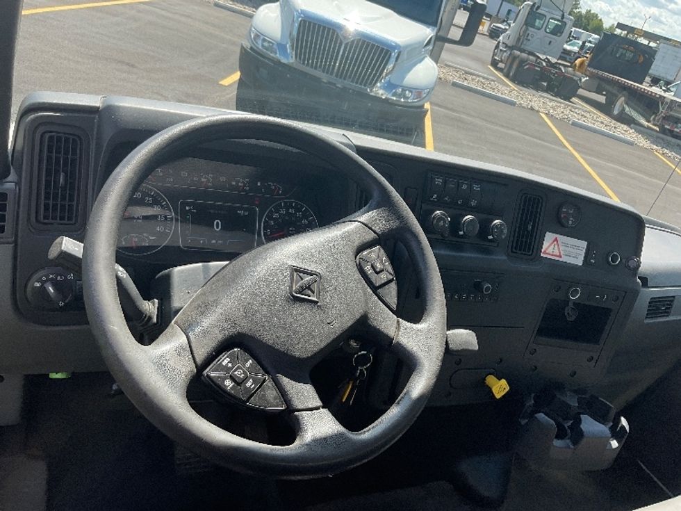 Medium Duty Box Truck-Light and Medium Duty Trucks-International-2023-MV607-Middlefield-OH-251,099\n\t\tmiles-$ 47,750 - Image 17
