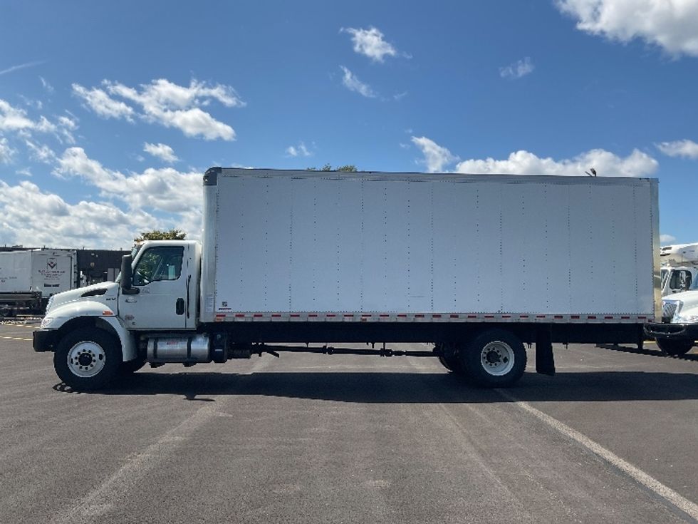 Medium Duty Box Truck-Light and Medium Duty Trucks-International-2023-MV607-Middlefield-OH-251,099\n\t\tmiles-$ 47,750 - Image 4