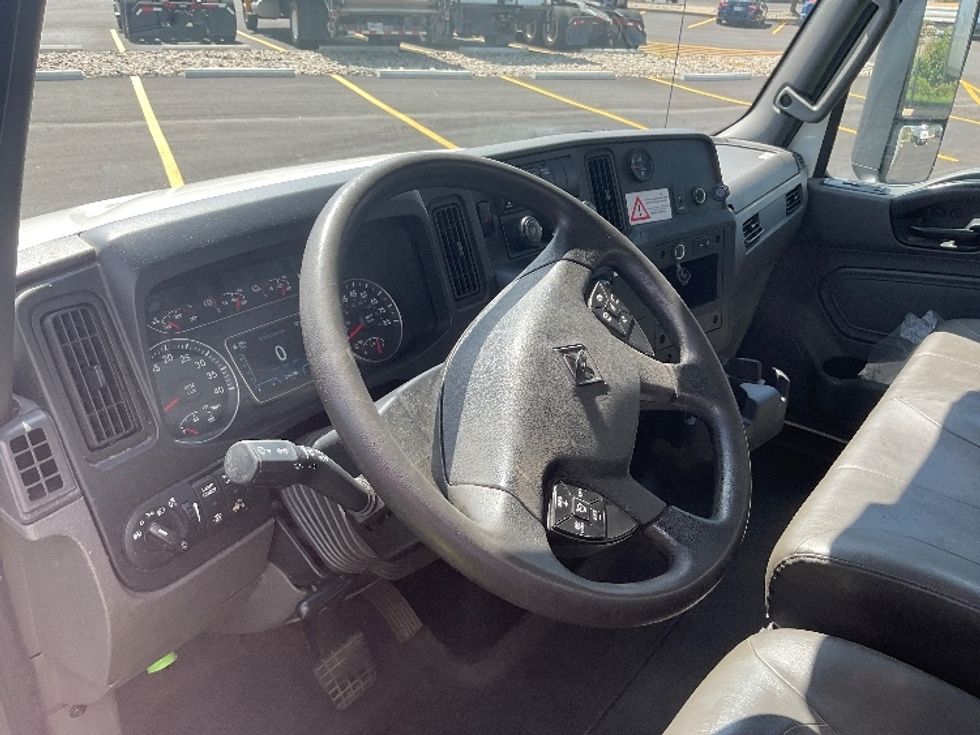 Medium Duty Box Truck-Light and Medium Duty Trucks-International-2023-MV607-Middlefield-OH-254,358\n\t\tmiles-$ 47,250 - Image 16