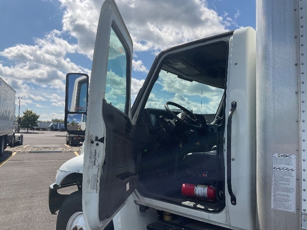 Medium Duty Box Truck-Light and Medium Duty Trucks-International-2023-MV607-Middlefield-OH-254,358\n\t\tmiles-$ 47,250 - Image 15