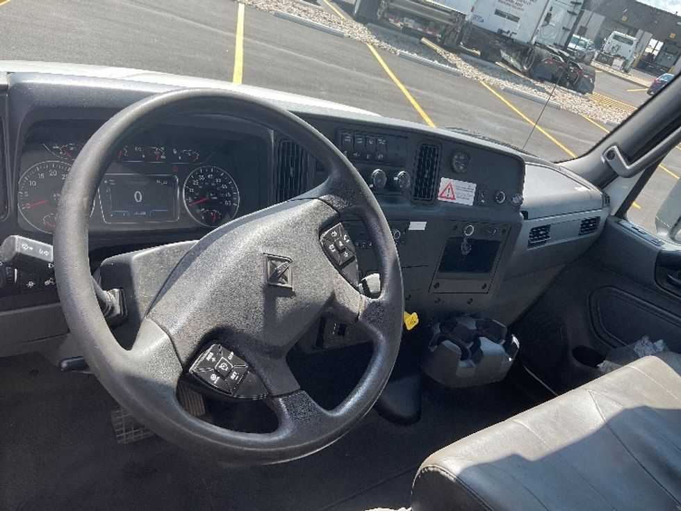 Medium Duty Box Truck-Light and Medium Duty Trucks-International-2023-MV607-Middlefield-OH-254,358\n\t\tmiles-$ 47,250 - Image 17