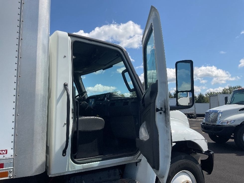 Medium Duty Box Truck-Light and Medium Duty Trucks-International-2023-MV607-Middlefield-OH-254,358\n\t\tmiles-$ 47,250 - Image 19