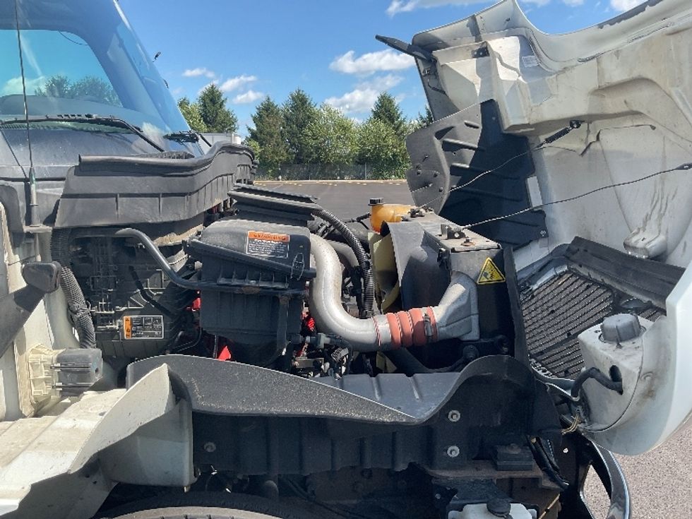 Medium Duty Box Truck-Light and Medium Duty Trucks-International-2023-MV607-Middlefield-OH-254,358\n\t\tmiles-$ 47,250 - Image 22