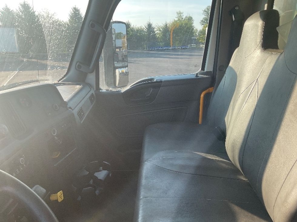 Medium Duty Box Truck-Light and Medium Duty Trucks-International-2023-MV607-Middlefield-OH-263,259\n\t\tmiles-$ 46,000 - Image 18