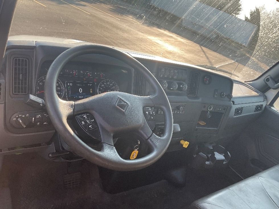 Medium Duty Box Truck-Light and Medium Duty Trucks-International-2023-MV607-Middlefield-OH-263,259\n\t\tmiles-$ 46,000 - Image 17