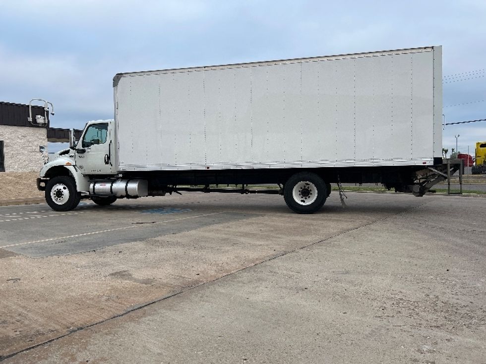 Medium Duty Box Truck-Light and Medium Duty Trucks-International-2023-MV607-Oklahoma City-OK-270,240\n\t\tmiles-$ 46,000 - Image 4