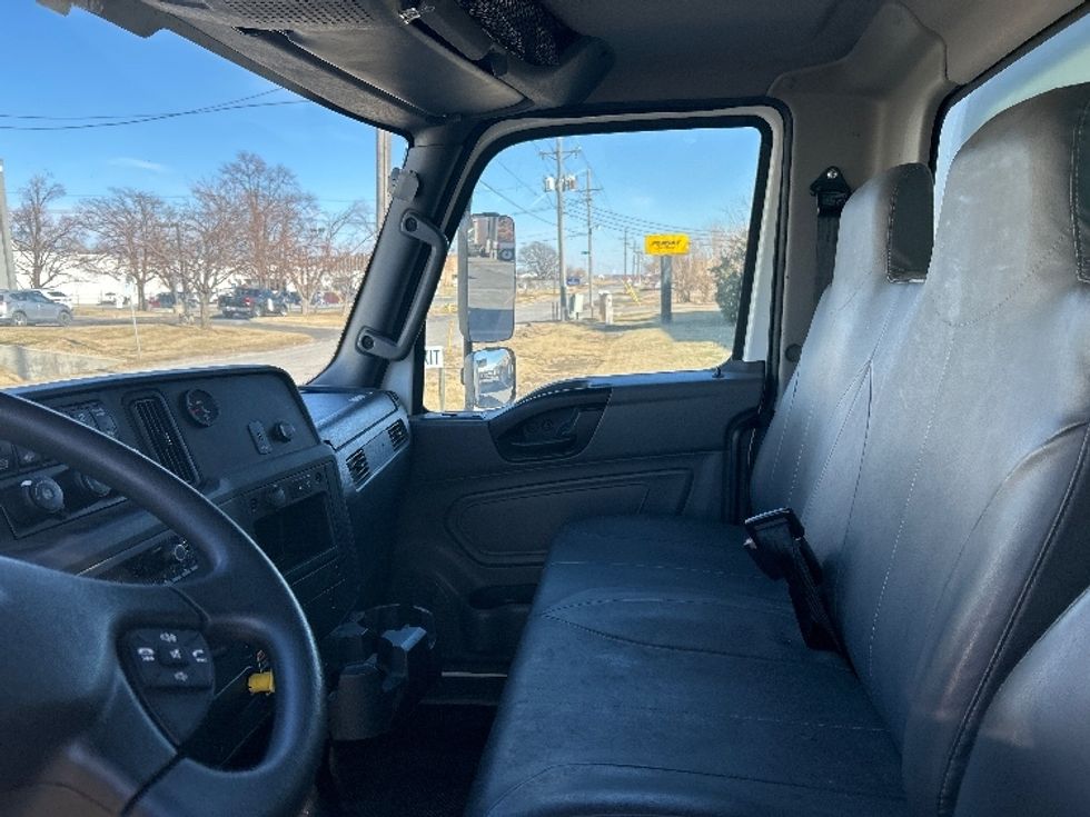 Medium Duty Box Truck-Light and Medium Duty Trucks-International-2023-MV607-Omaha-NE-35,919\n\t\tmiles-$ 80,500 - Image 18