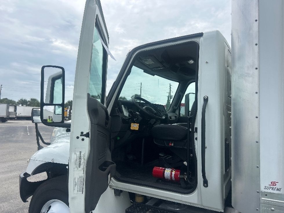 Medium Duty Box Truck-Light and Medium Duty Trucks-International-2023-MV607-Orlando-FL-9,477\n\t\tmiles-$ 87,500 - Image 16