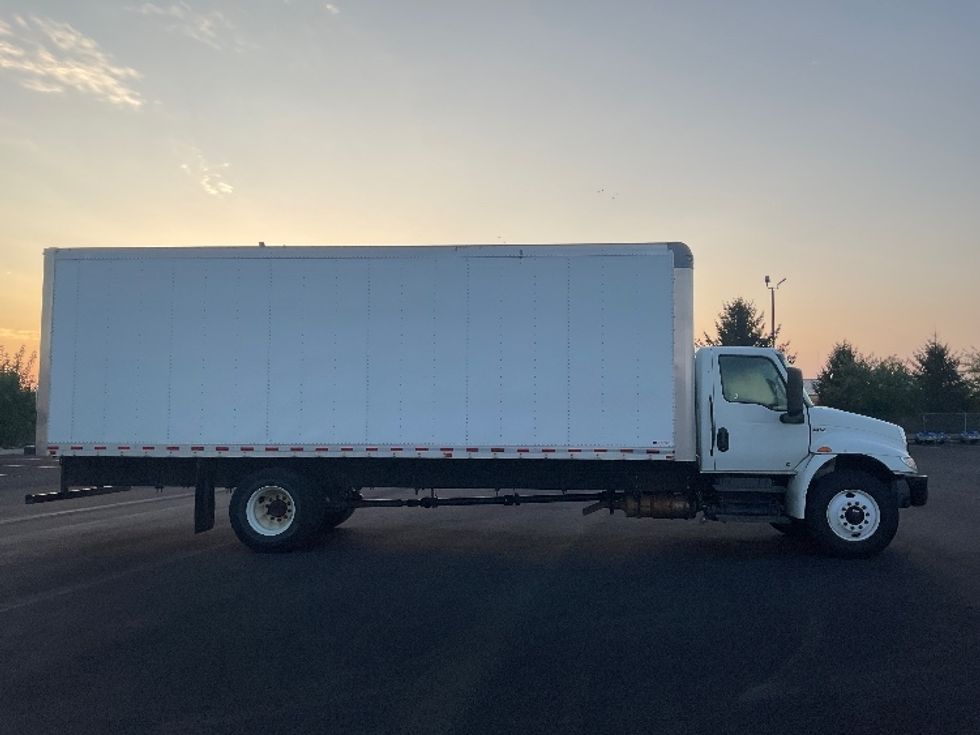 Medium Duty Box Truck-Light and Medium Duty Trucks-International-2023-MV607-Perrysburg-OH-245,913\n\t\tmiles-$ 48,250 - Image 14