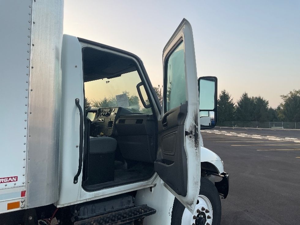 Medium Duty Box Truck-Light and Medium Duty Trucks-International-2023-MV607-Perrysburg-OH-245,913\n\t\tmiles-$ 48,250 - Image 19